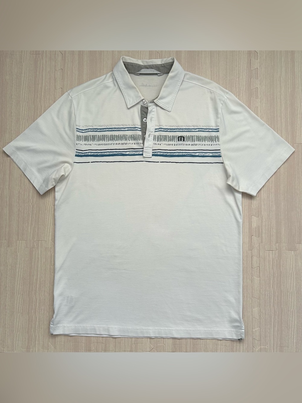 Travis Mathew Men's Large Golf Polo Short Sleeve Shirt. White/Blue